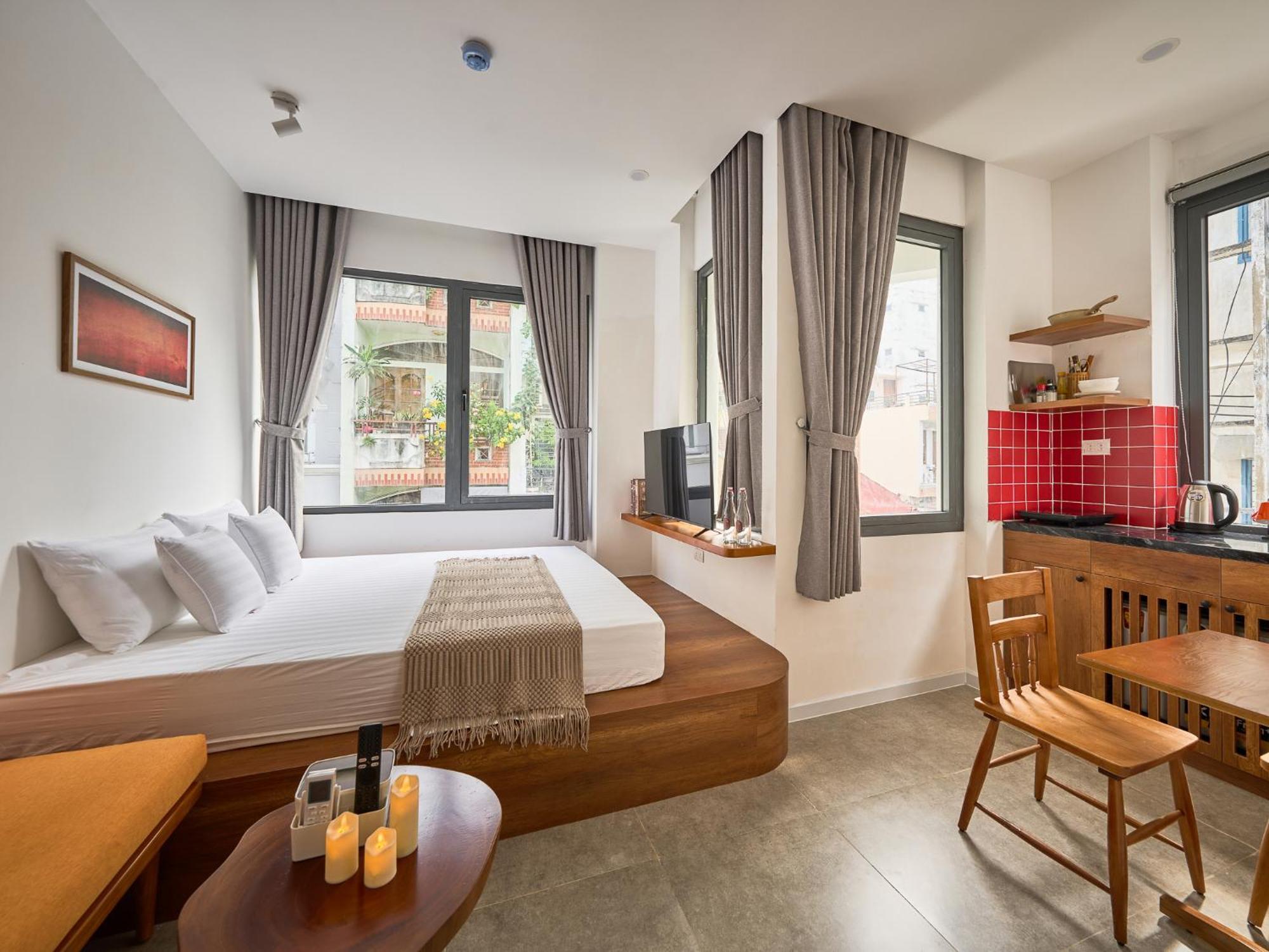 Apartment Paradox Saigon Centre-streetview-near Nguyen Hue-100m2 Rooftop Pool *