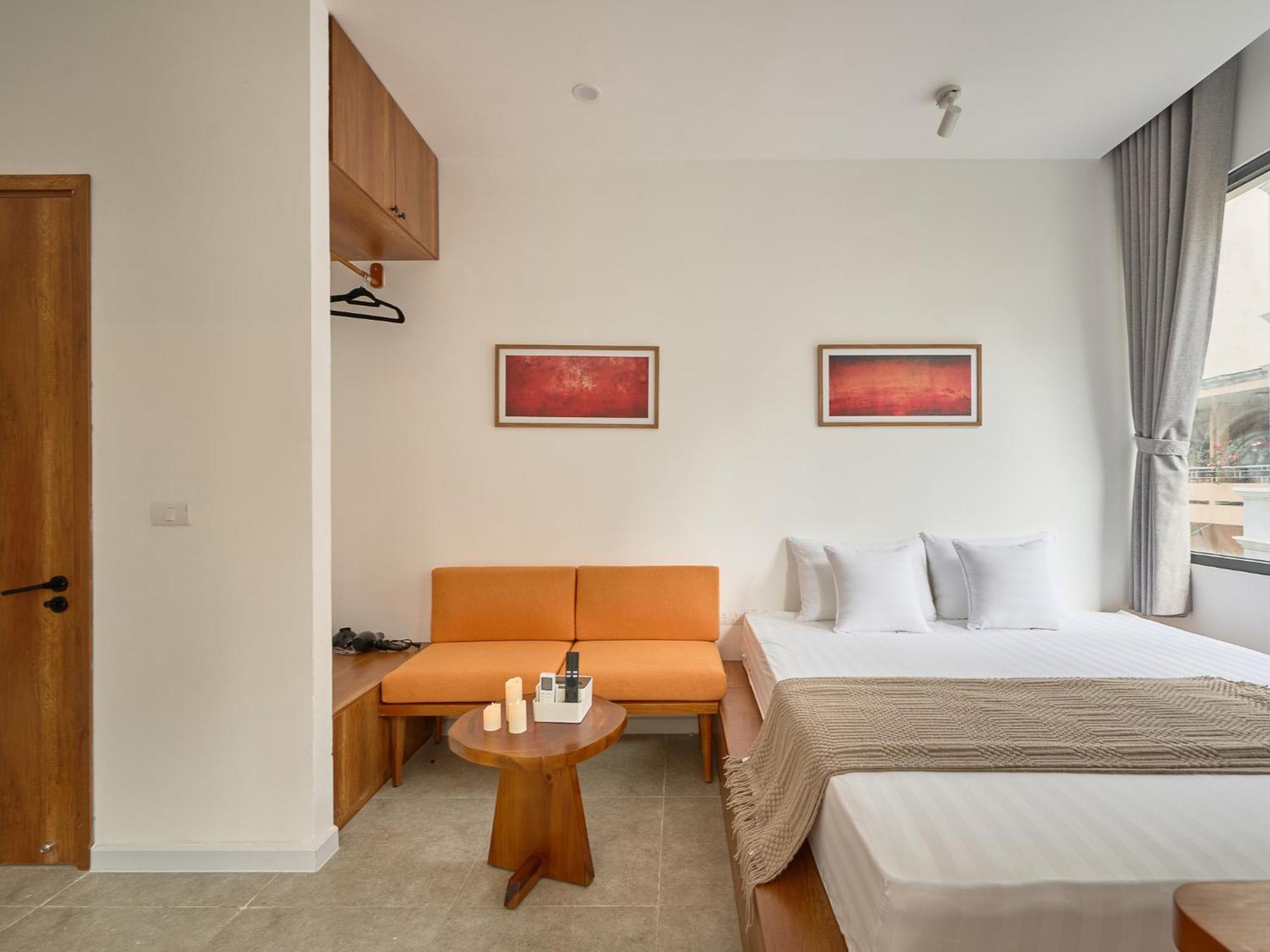 Paradox Saigon Centre-streetview-near Nguyen Hue-100m2 Rooftop Pool Apartment Ho Chi Minh City