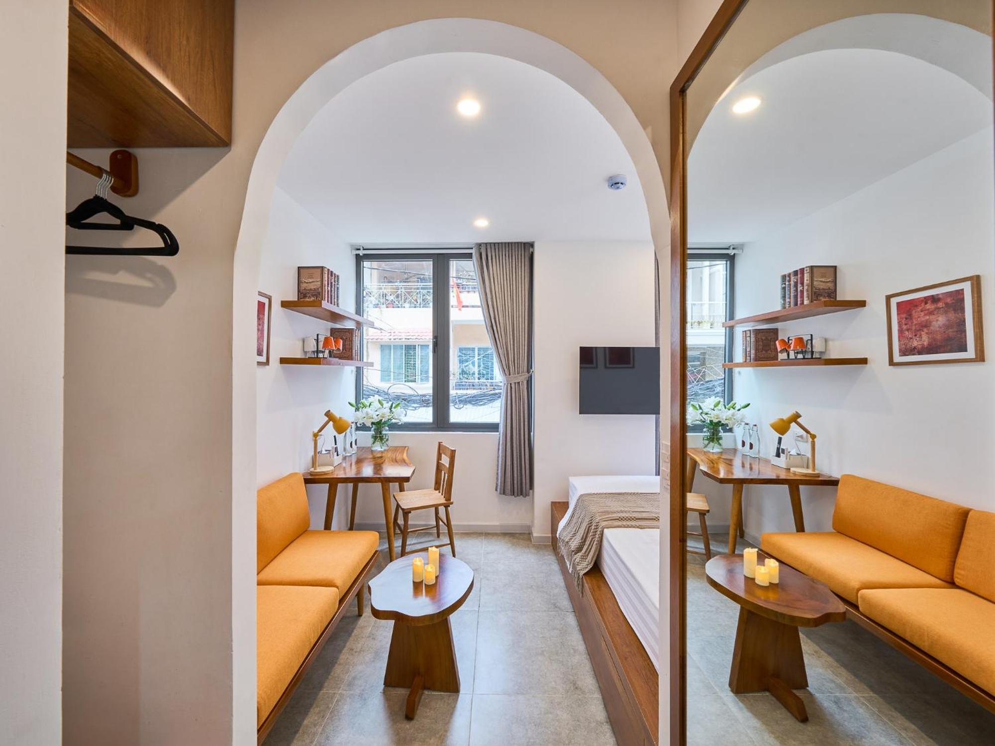 Paradox Saigon Centre-streetview-near Nguyen Hue-100m2 Rooftop Pool Ho Chi Minh City