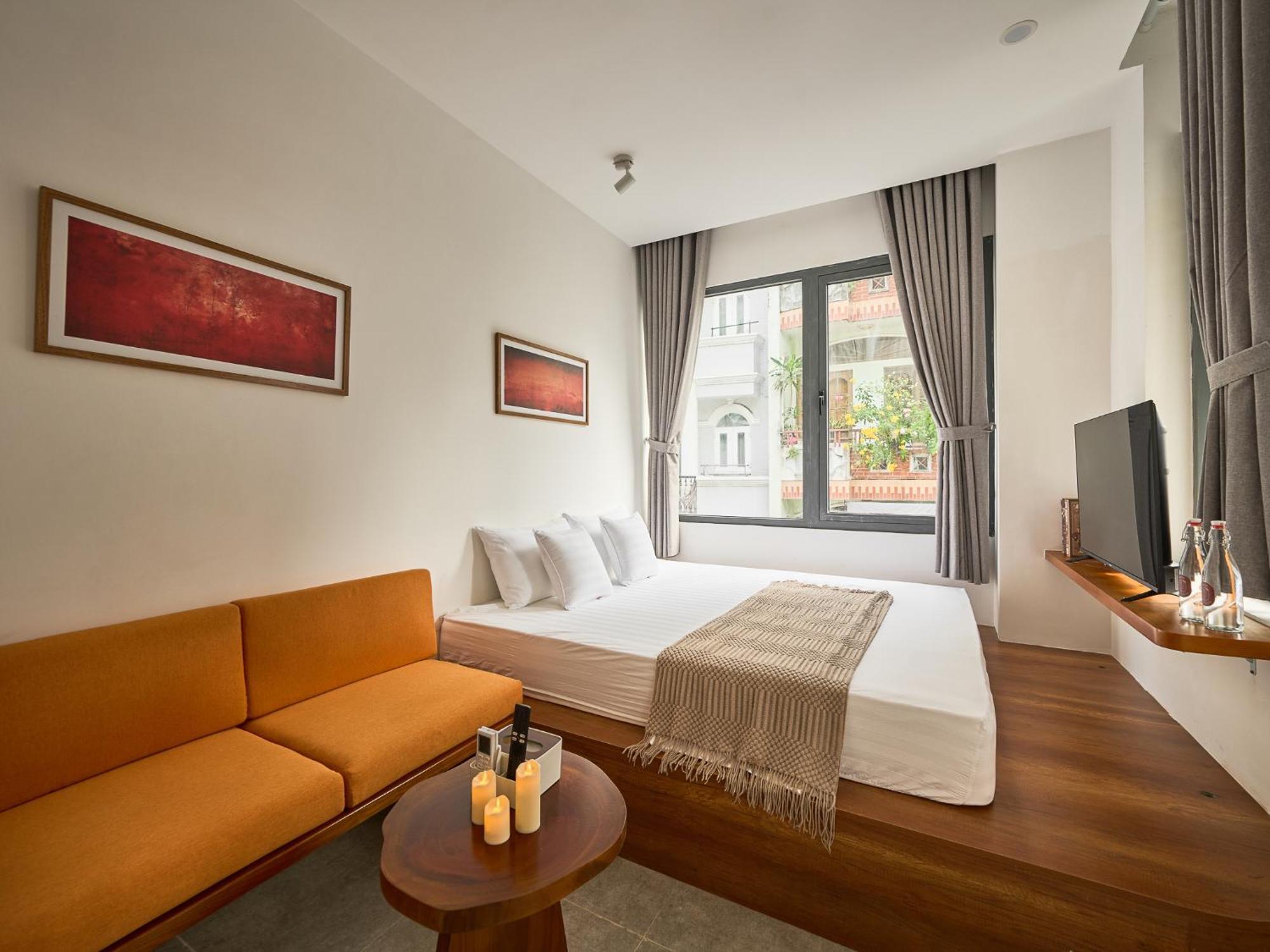 Paradox Saigon Centre-streetview-near Nguyen Hue-100m2 Rooftop Pool * Ho Chi Minh City
