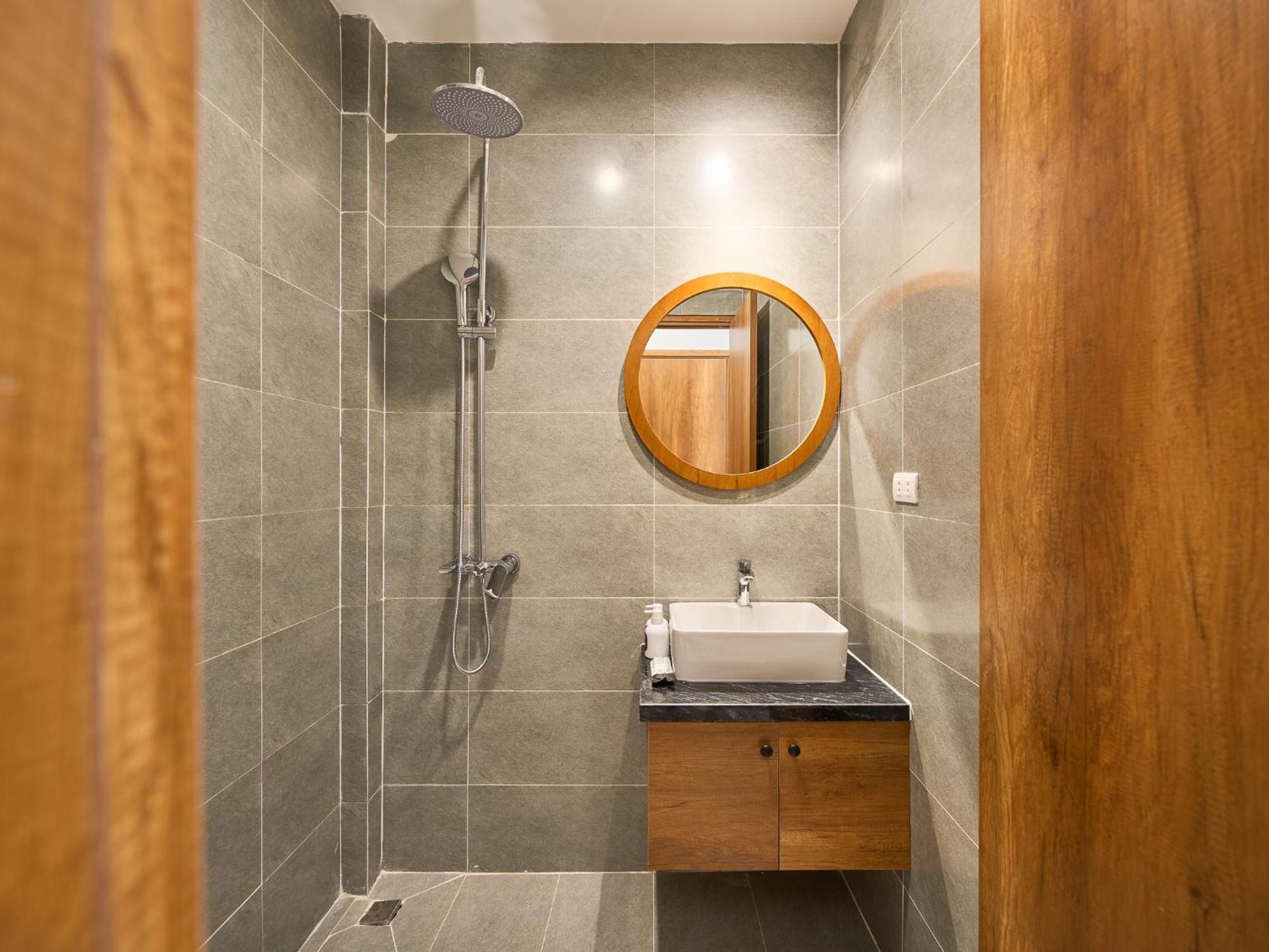 Paradox Saigon Centre-streetview-near Nguyen Hue-100m2 Rooftop Pool Apartment Ho Chi Minh City