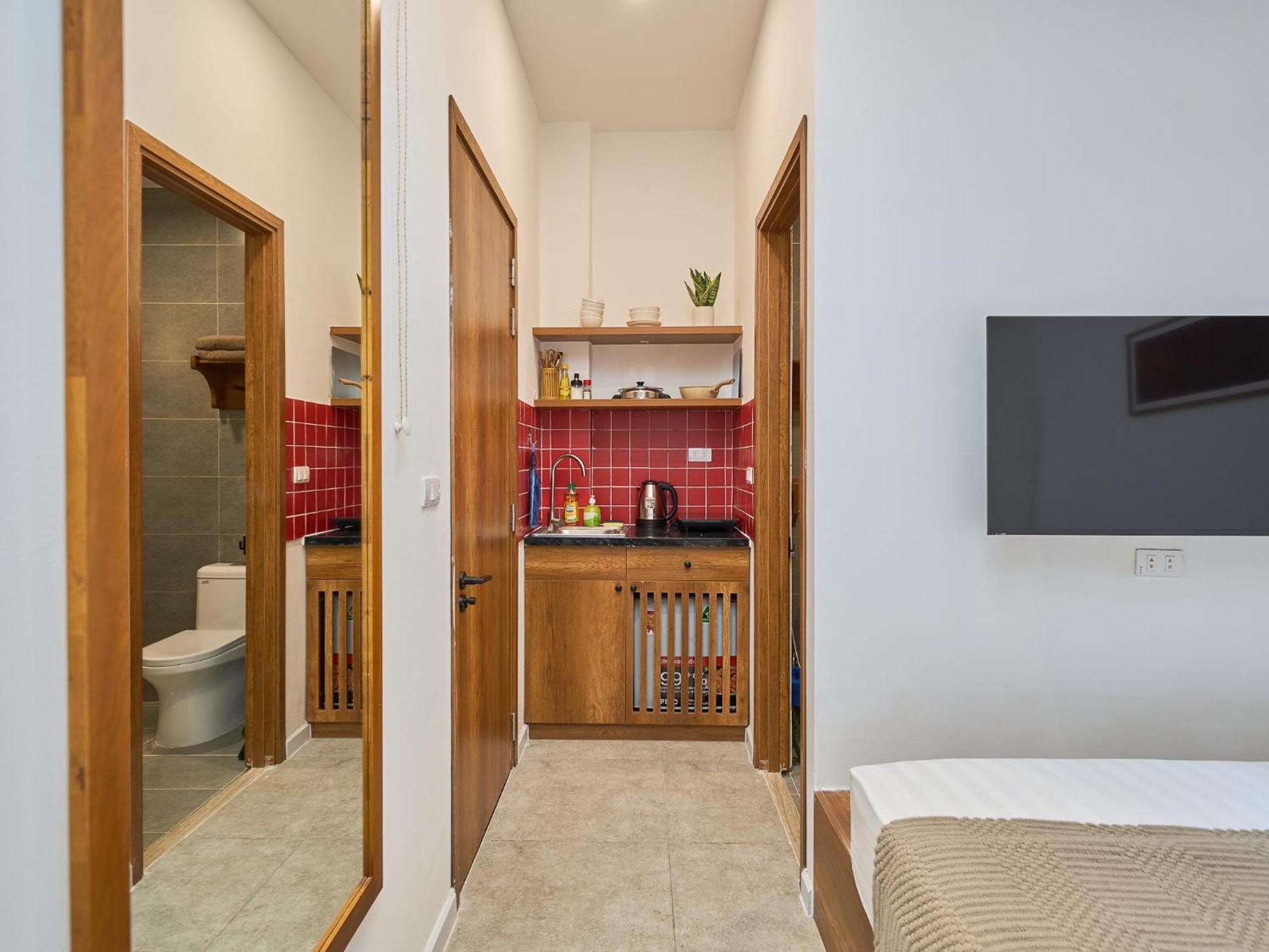 Paradox Saigon Centre-streetview-near Nguyen Hue-100m2 Rooftop Pool Ho Chi Minh City