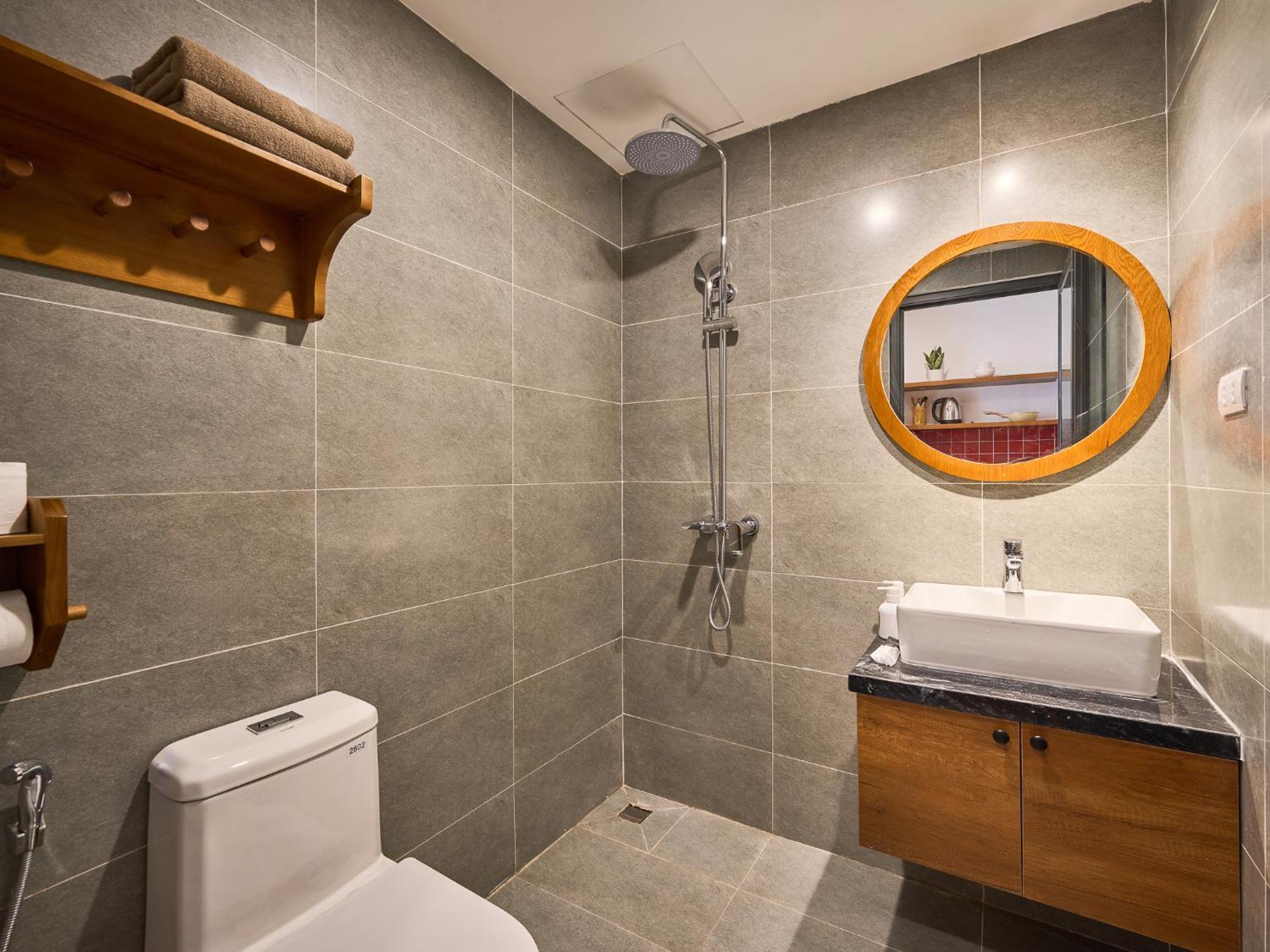 Paradox Saigon Centre-streetview-near Nguyen Hue-100m2 Rooftop Pool Apartment Ho Chi Minh City
