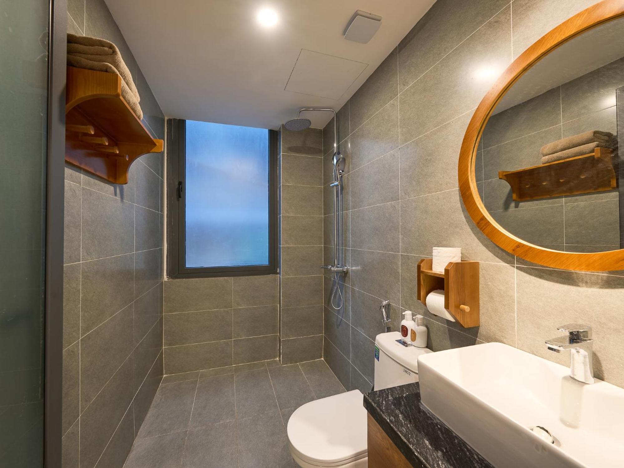 Apartment Paradox Saigon Centre-streetview-near Nguyen Hue-100m2 Rooftop Pool