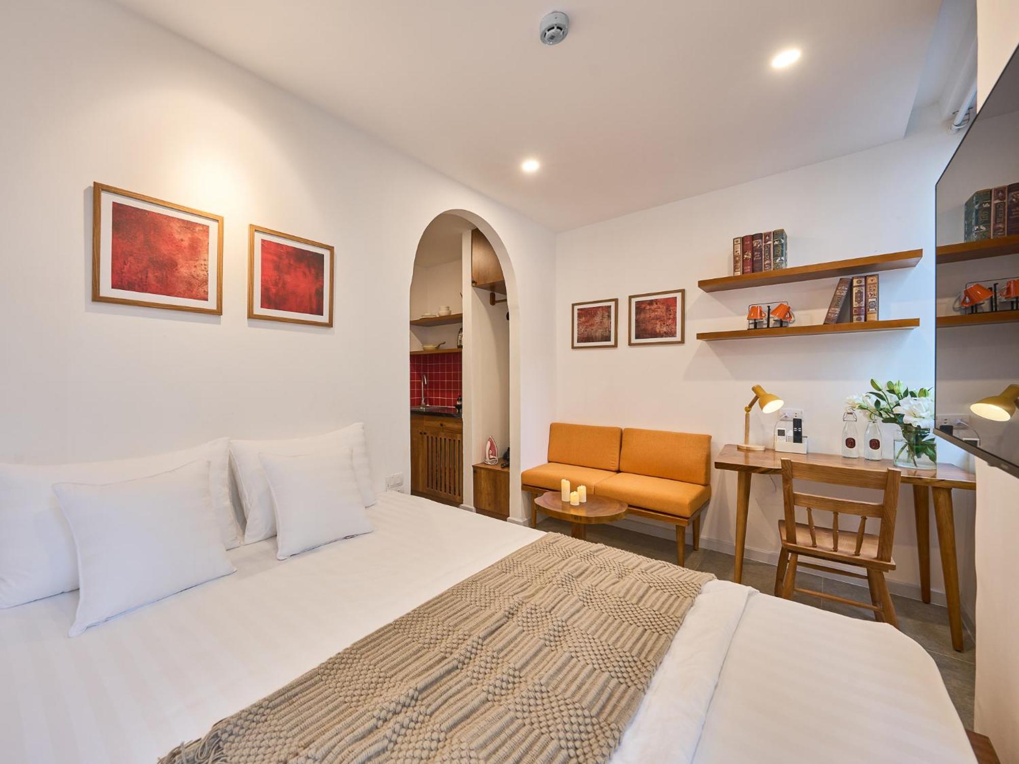 Paradox Saigon Centre-streetview-near Nguyen Hue-100m2 Rooftop Pool * Ho Chi Minh City