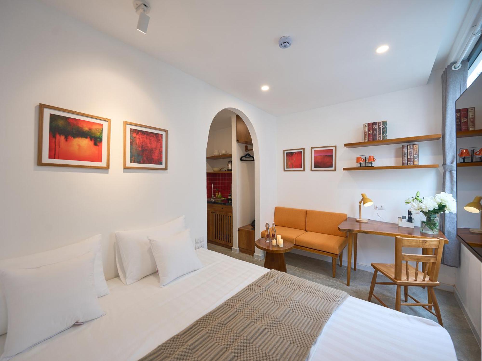 Paradox Saigon Centre-streetview-near Nguyen Hue-100m2 Rooftop Pool Ho Chi Minh City