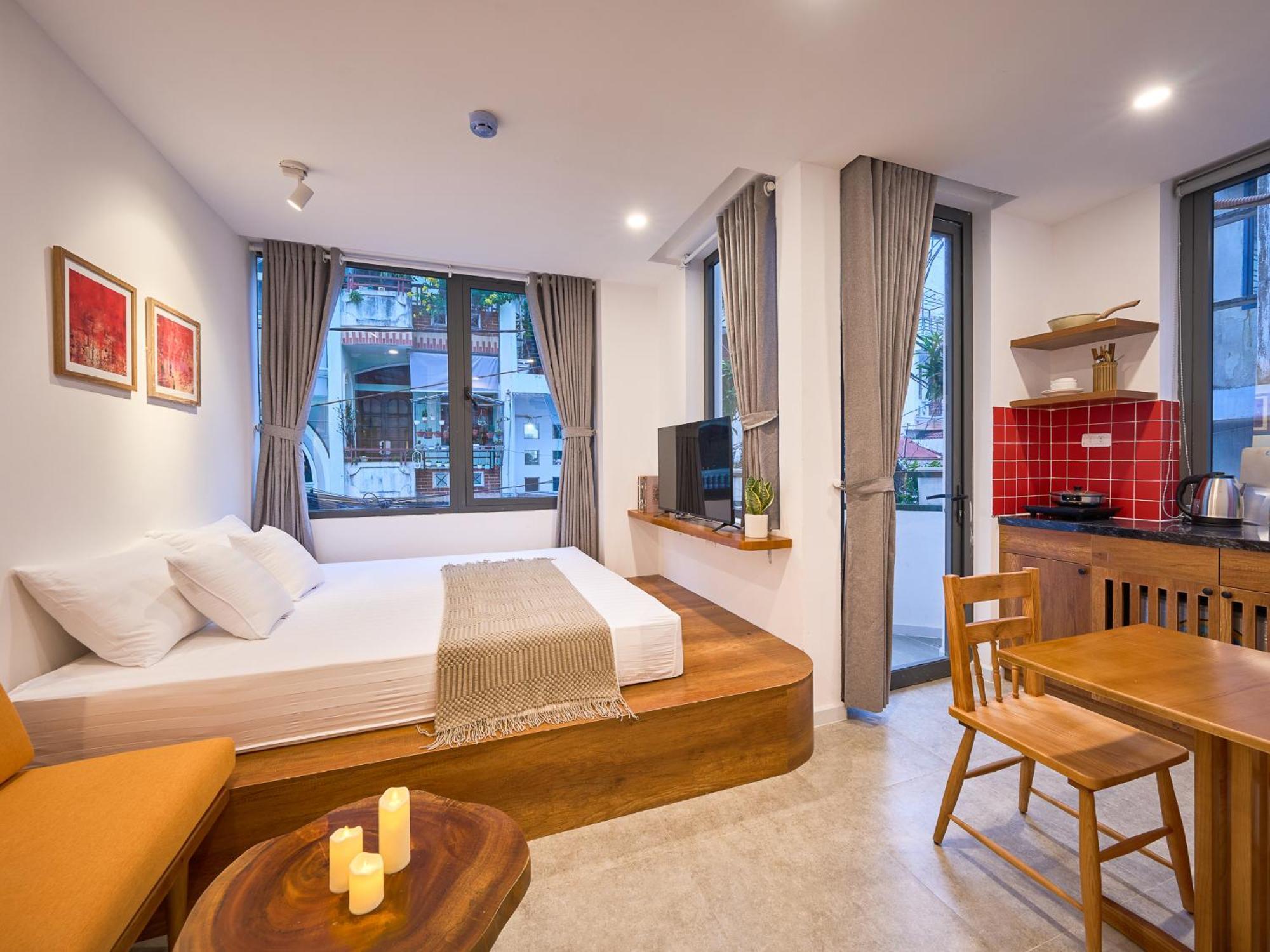 Paradox Saigon Centre-streetview-near Nguyen Hue-100m2 Rooftop Pool Ho Chi Minh City