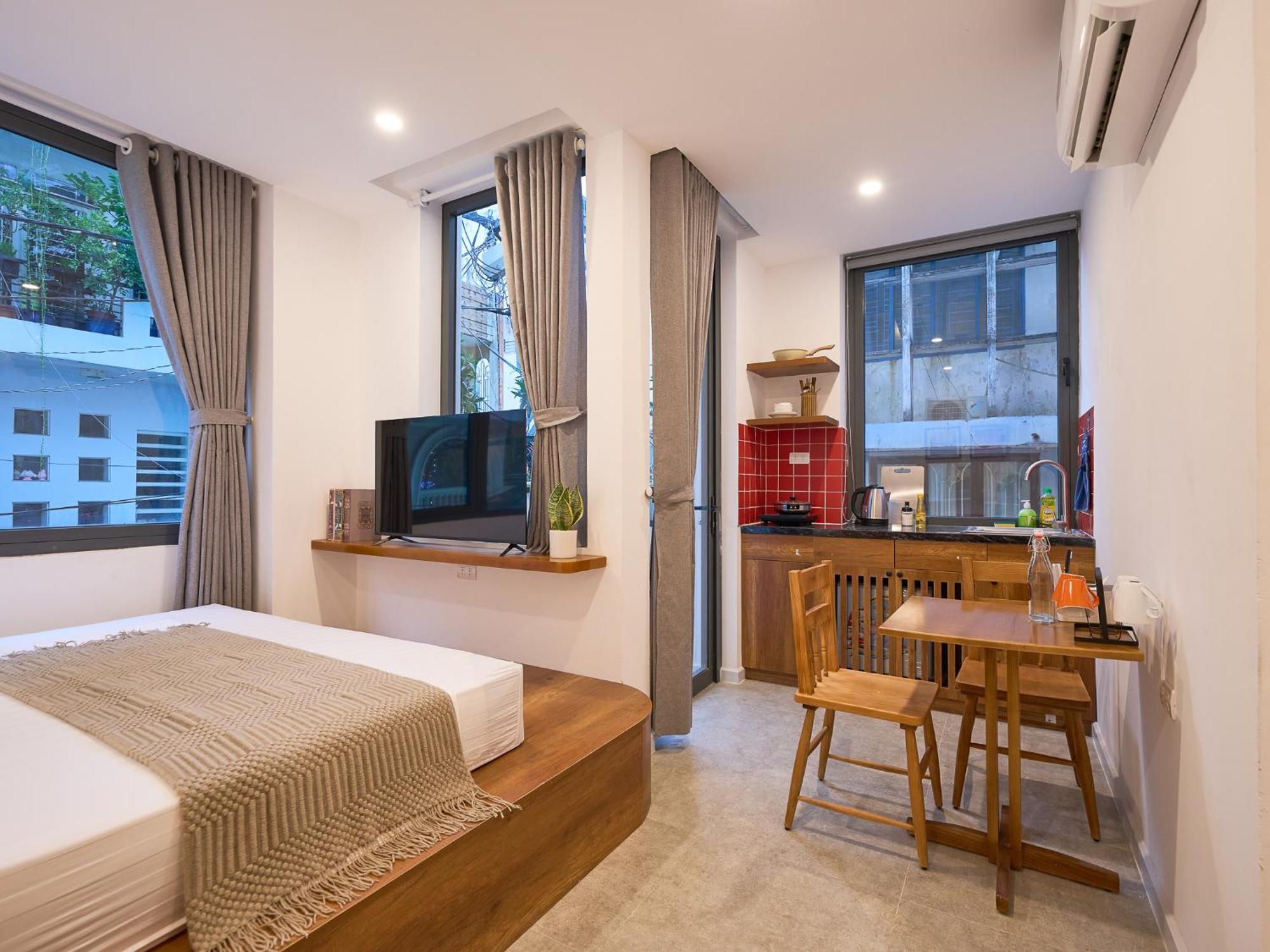 Apartment Paradox Saigon Centre-streetview-near Nguyen Hue-100m2 Rooftop Pool *