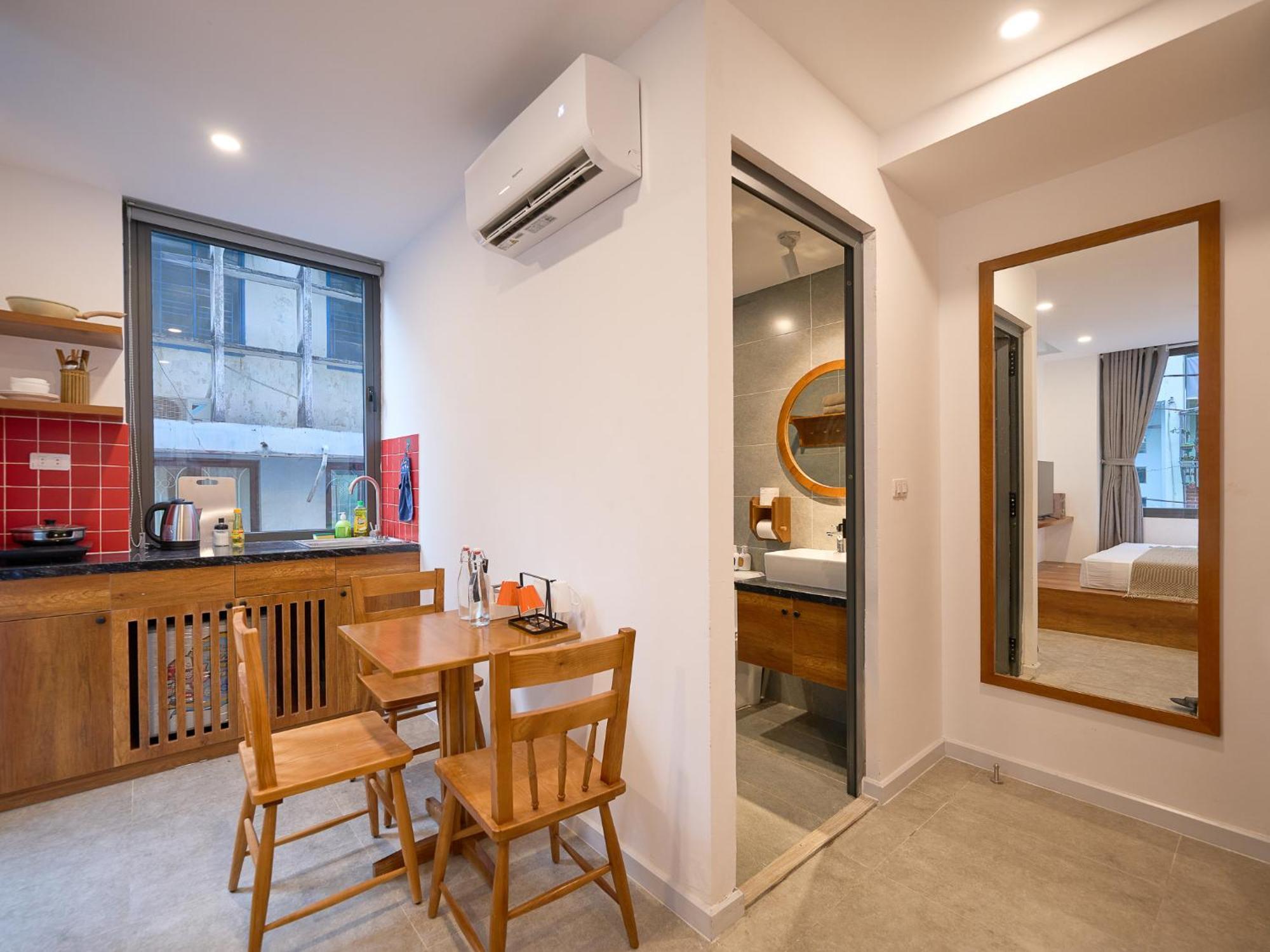 Apartment Paradox Saigon Centre-streetview-near Nguyen Hue-100m2 Rooftop Pool