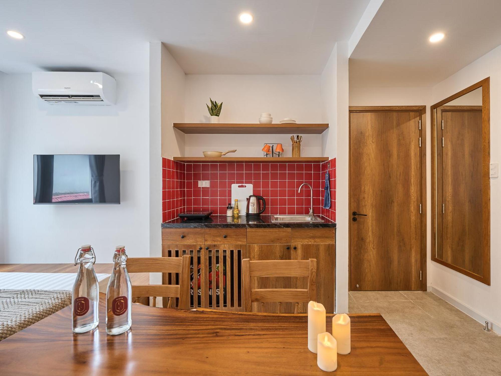 Paradox Saigon Centre-streetview-near Nguyen Hue-100m2 Rooftop Pool Apartment Ho Chi Minh City
